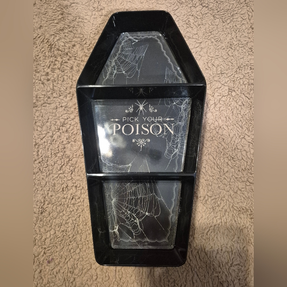 Black Coffin-Shaped Tray with Halloween Cookie Cutters NWT - Picture 7 of 10